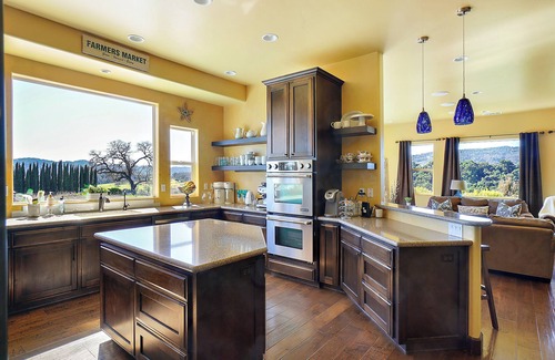 Paso Robles Casa | ViNO on ViNEYARD-Westside Wine Trail Estate