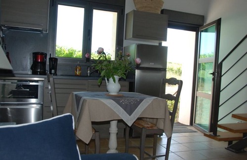 Vinsobres Apartamento | Vinsobres: Elsa: Encantadora casa de campo con piscina en Drôme Provençale