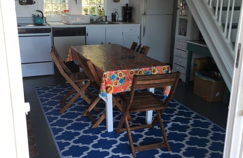Chilmark Casa | 1920 Vintage Beach House W / Trayectoria y gloriosas vistas del atardecer Agua