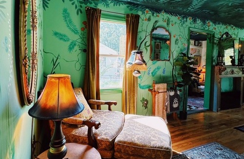 Pooler Casa | Vintage 1940 Cottage with Quaint Charm by RedAwning