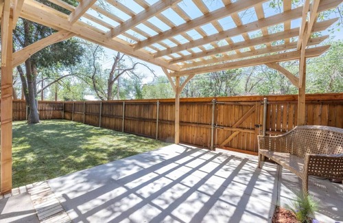 Tech Terrace Casa | Vintage 2-bedroom Gem located in Tech Terrace
