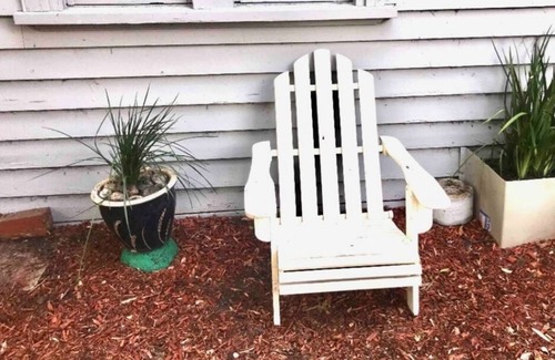 Frankston Cabaña | Vintage 2br Cottage Near Beach