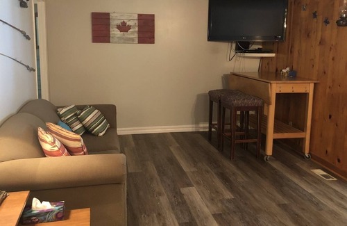 Ameliasburgh Casa | 4 BR 2BA Roblin Lake Waterfront Cottage con canoa