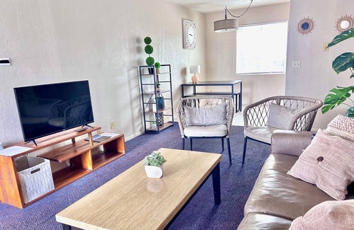 Southwest Village Casa | "Vintage 8" King Bed Walk to Old Town Scottsdale