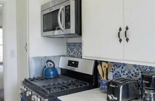 Wilshire Montana Apartamento | Vintage and Cozy Studio in Santa Monica - E