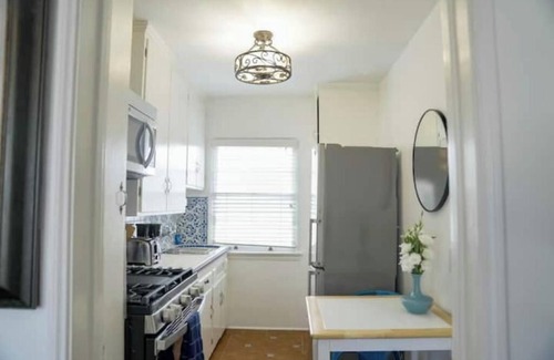 Wilshire Montana Apartamento | Vintage and Cozy Studio in Santa Monica - E