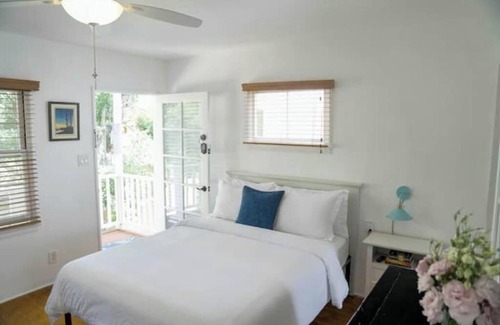 North of Wilshire Apartamento | Vintage and Cozy Studio in Santa Monica - C