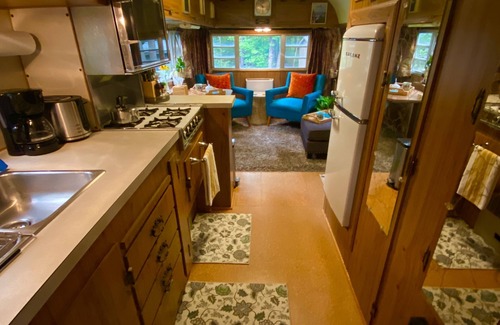 Valois Casa | Vintage Camper Overlooking Seneca Lake