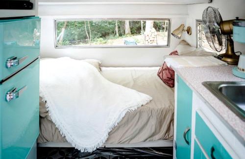 Franklin Casa | Vintage Camper Rental in Franklin for Couples Getaway in the Mountains in North Carolina