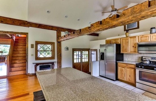 Windham Otro | Vintage Charm Farmhouse Retreat