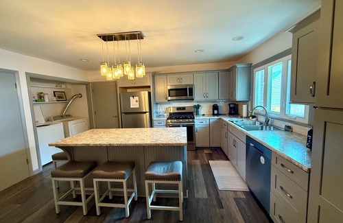 Kenosha Casa | Vintage Charm Meets Modern Comfort Perfect 4 Families & Traveling Professionals
