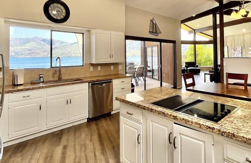 Manson Casa | Amplia propiedad frente al mar, bañera de hidromasaje, conveniente para Chelan y Manson