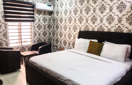 Lekki Phase 1 Hotel | Vintage Classic Lodge