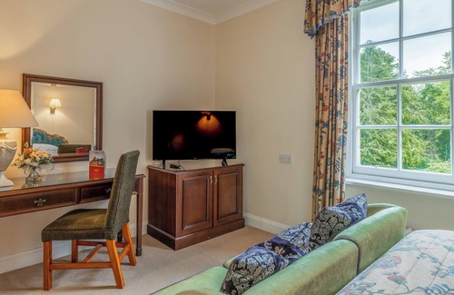 Nairn Hotel | Vintage Comfort Near Nairn Beach, Golf & Highland Heritage