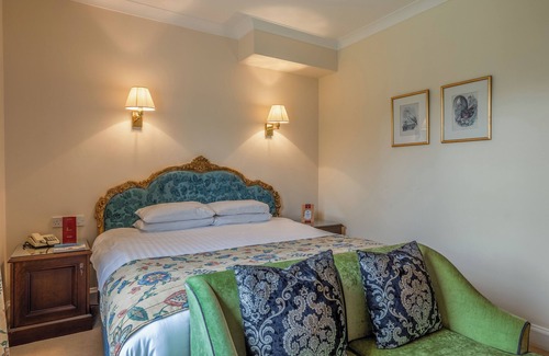 Nairn Hotel | Vintage Comfort Near Nairn Beach, Golf & Highland Heritage