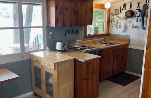 Alden Cabaña | Vintage Cottage on Clam Lake - Bring your Boat