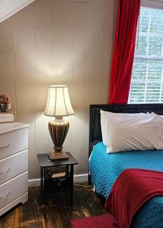 Cabbagetown Apartamento | Vintage Eastside Beltline Trail Apartment by Krog St Market with Free Parking