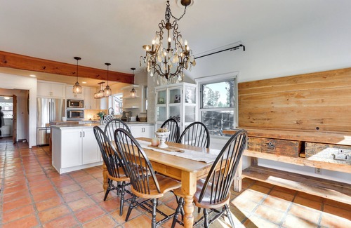 Larkspur Casa | Vintage Farmhouse w/ Hot Tub in Larkspur
