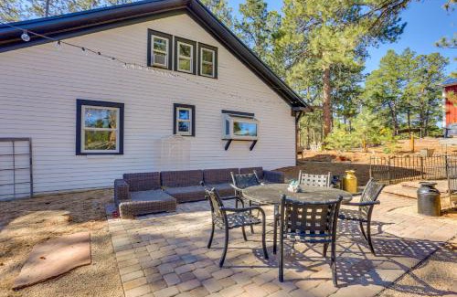 Larkspur Casa | Vintage Farmhouse with Hot Tub in Larkspur