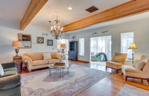 Larkspur Casa | Vintage Farmhouse with Hot Tub in Larkspur