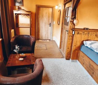 Bad Klosterlausnitz Apartamento | Vintage Ferienwohnung Viktoria