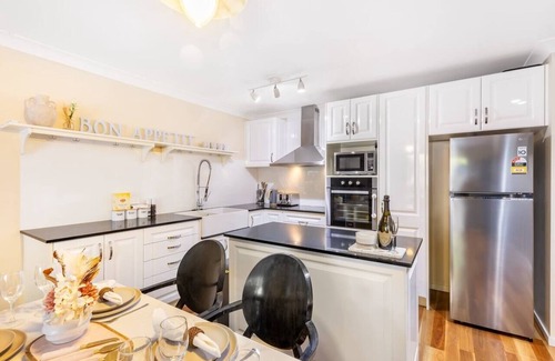 Woolloongabba Apartamento | Vintage Glamour Nest 2BR Apt near CBD w/carpark