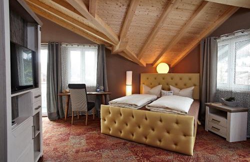 Bolsterlang Hotel | Vintage Hotel Charivari- Sommer Hörnerbahnen kostenlos mit Restaurant