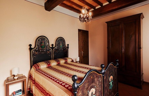 Camucia Otro | Casa antigua en Cortona