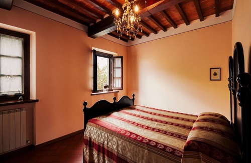 Camucia Otro | Casa antigua en Cortona