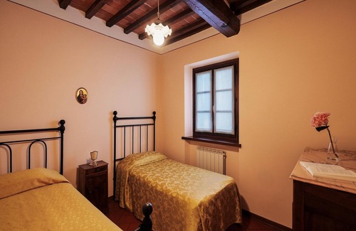 Camucia Otro | Casa antigua en Cortona
