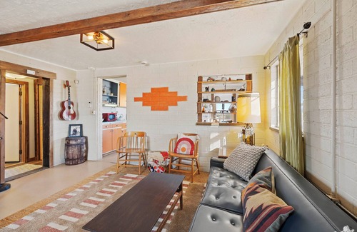 Wonder Valley Cabina | Vintage Joshua Tree Park Gem! Old Dale Ranch Retreat on private 5 acres.
