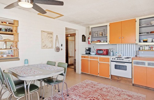 Wonder Valley Cabina | Vintage Joshua Tree Park Gem! Old Dale Ranch Retreat on private 5 acres.
