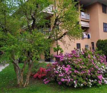 Brusimpiano Apartamento | Vintage Lake Flat 20m from Lake Lugano