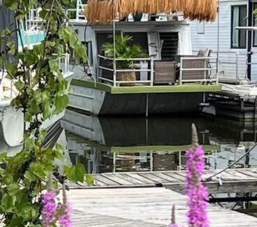 Sabula Alquiler De Eote | Vintage Minnow for 2 Houseboat