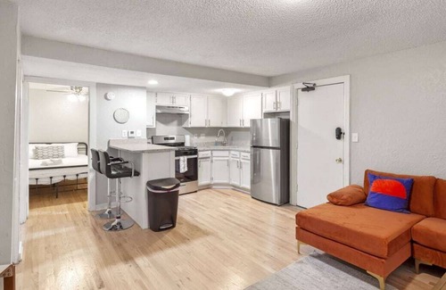 South Hyde Park Apartamento | Vintage MW 1BR with Full Kitchen by Zencity