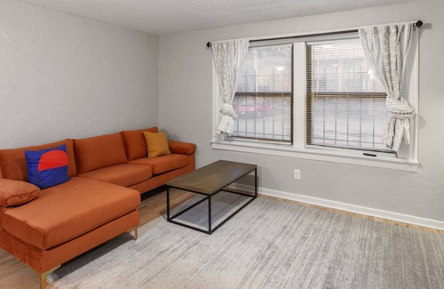 South Hyde Park Apartamento | Vintage MW 1BR with Full Kitchen by Zencity