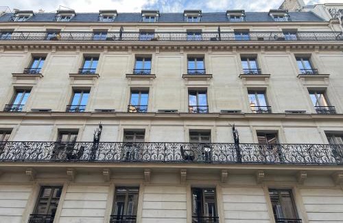 Quartier de Rochechouart Hotel | Vintage Paris Gare du Nord