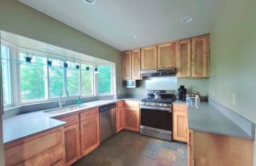 Poulsbo Apartamento | Vintage Poulsbo Apartment