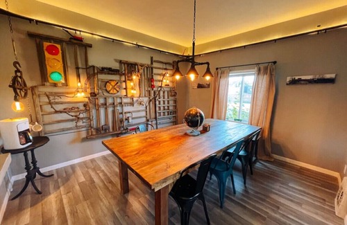 Dowagiac Cabaña | Vintage Romance Finds Cozy Charm at Depot Cottage