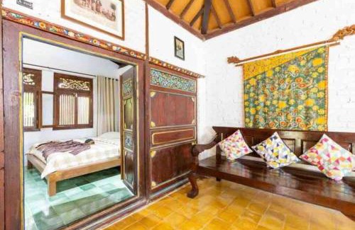 Bogor Tengah Casa | Vintage room 2 in Joglo House By penggemarlawas
