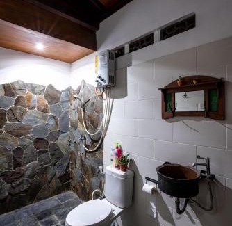 Bogor Tengah Casa | Vintage room 2 in Joglo House By penggemarlawas