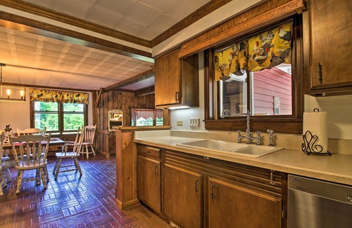 Skylark Beach Casa | Vintage Schroon Lake Farmhouse w/ Private Beach!