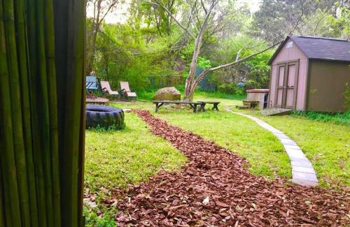 Durham Casa | Vintage Scotty Camper Cottage Durham NC