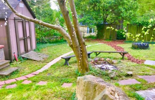 Durham Casa | Vintage Scotty Camper Cottage Durham NC