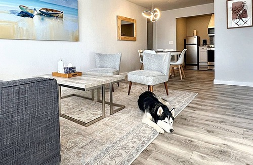 Central Oklahoma City Casa | Vintage Vibes Modern Comfort 2BR for 6 Guests