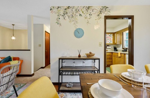 North Raleigh Casa | Vintage Vibes Near Downtown