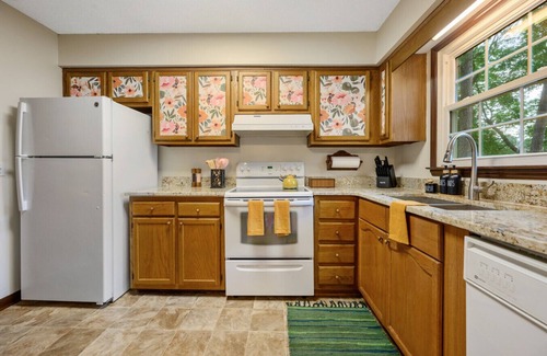North Raleigh Casa | Vintage Vibes Near Downtown