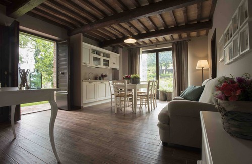 San Severino Marche Villa | Villa Vintage con piscina privada y gimnasio