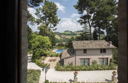 San Severino Marche Villa | Villa Vintage con piscina privada y gimnasio