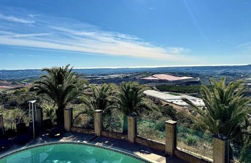 Morro Hills Cama Y Desayuno | Vintoca Luxury Honeymoon Suite Farm Retreat
